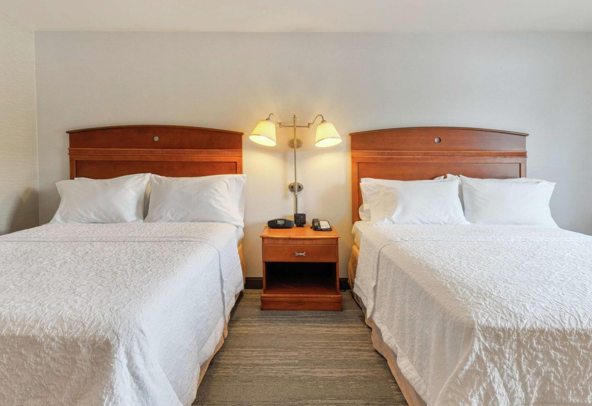 Hampton Inn & Suites Mystic Exteriör bild