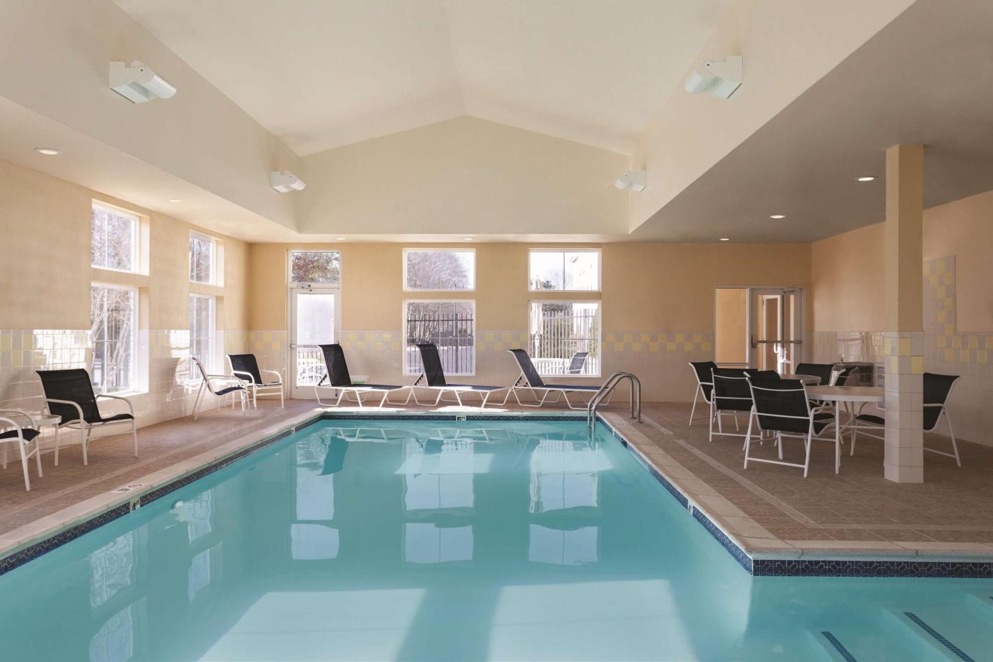 Hampton Inn & Suites Mystic Exteriör bild