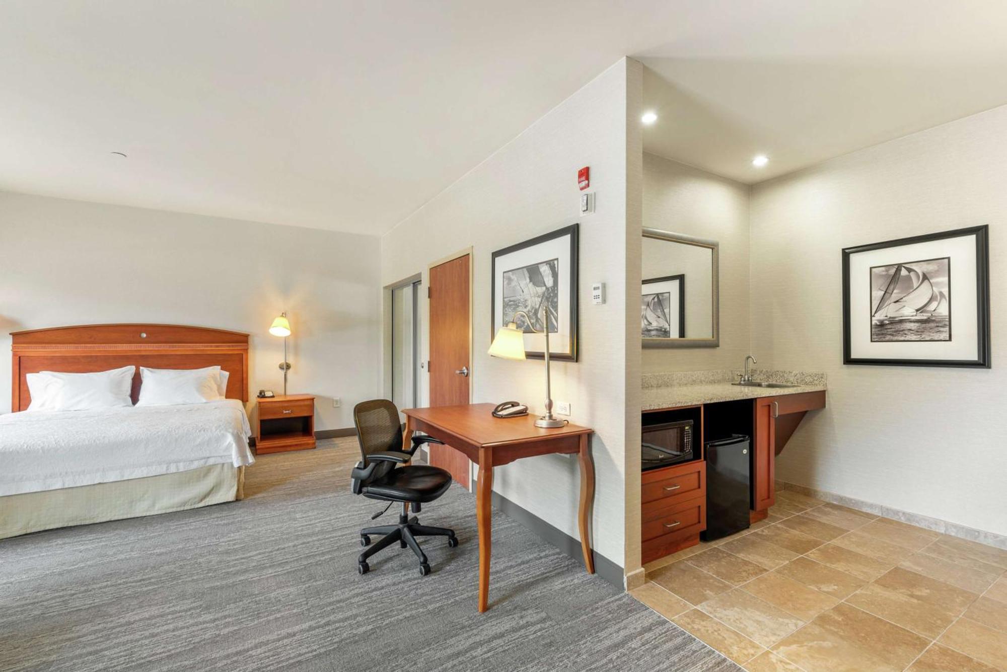 Hampton Inn & Suites Mystic Exteriör bild