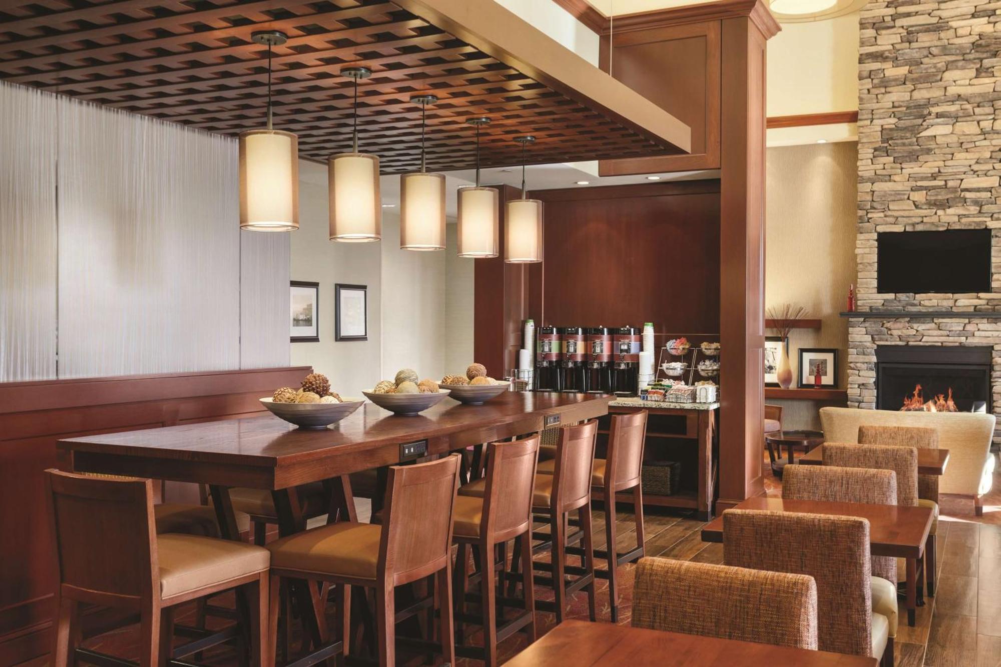 Hampton Inn & Suites Mystic Exteriör bild