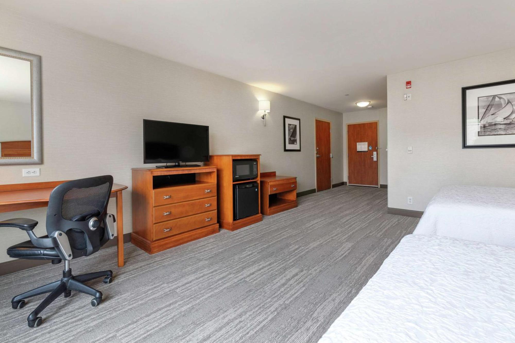 Hampton Inn & Suites Mystic Exteriör bild