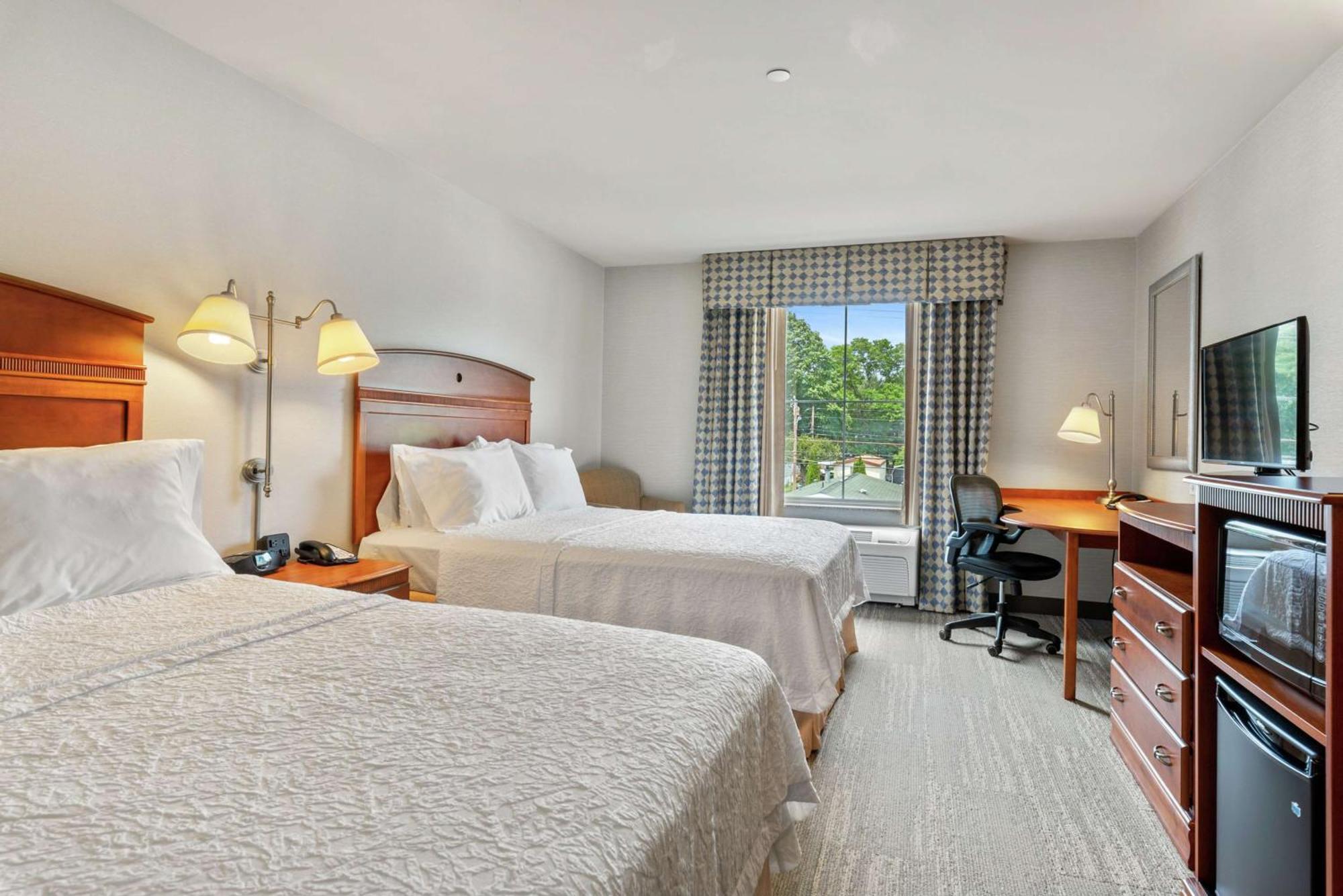 Hampton Inn & Suites Mystic Exteriör bild
