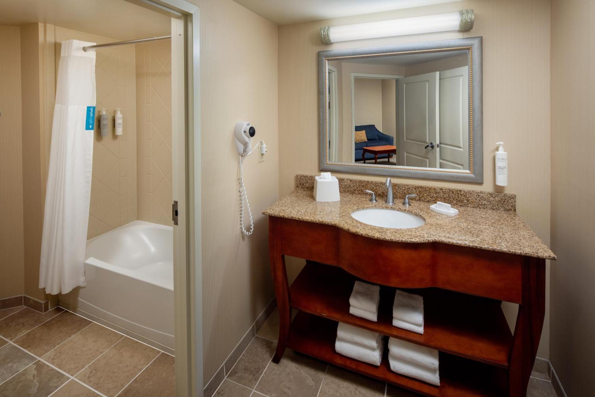Hampton Inn & Suites Mystic Exteriör bild