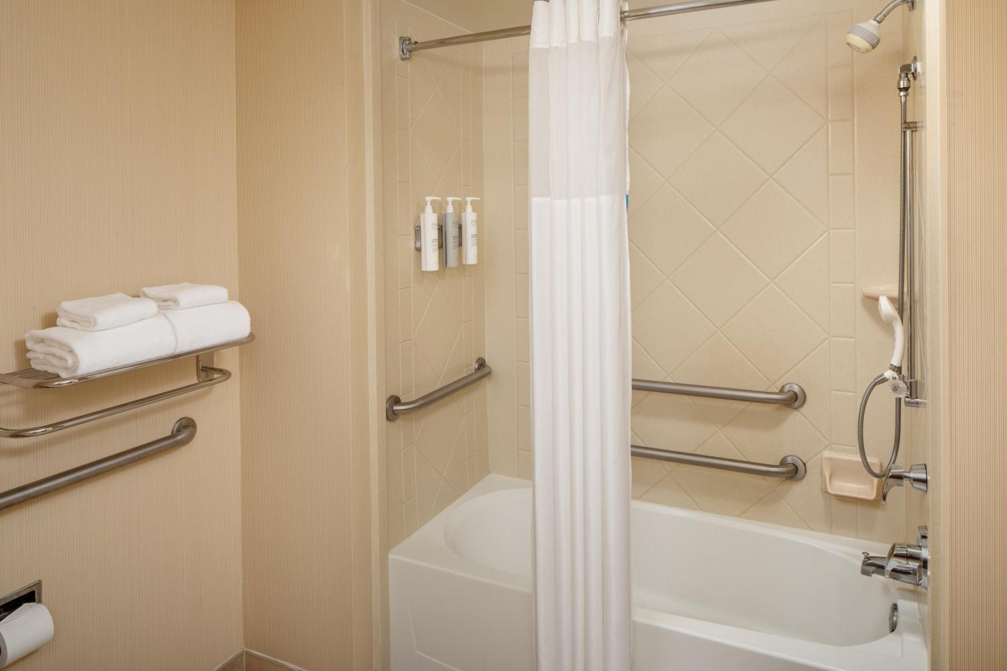 Hampton Inn & Suites Mystic Exteriör bild