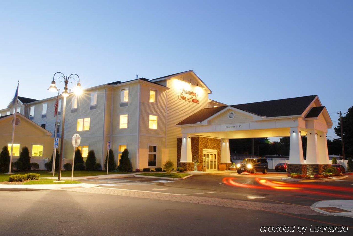 Hampton Inn & Suites Mystic Exteriör bild