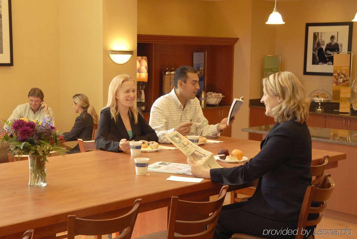 Hampton Inn & Suites Mystic Restaurang bild